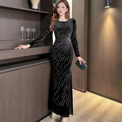 Long Sleeve Round Neck Rhinestone Patterned Velvet Trumpet Evening Dress