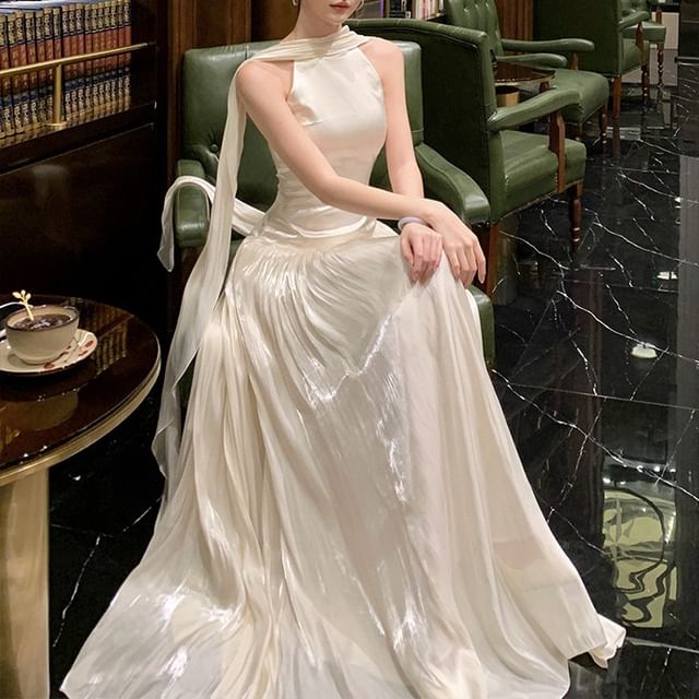 Gown Evening Plain Halter Tie-Neck Sleeveless A-Line