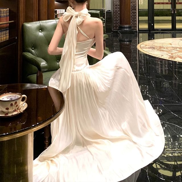 Gown Evening Plain Halter Tie-Neck Sleeveless A-Line