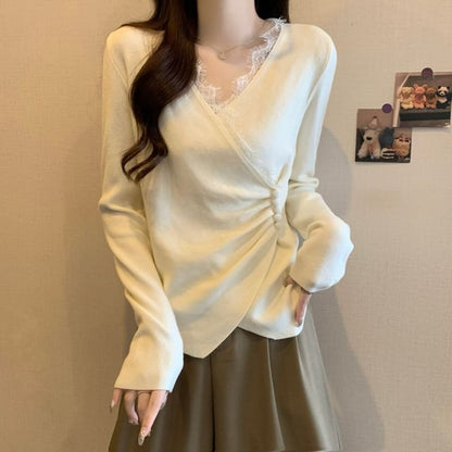Lace-Trimmed Knit Top with V-Neck and Long Sleeves