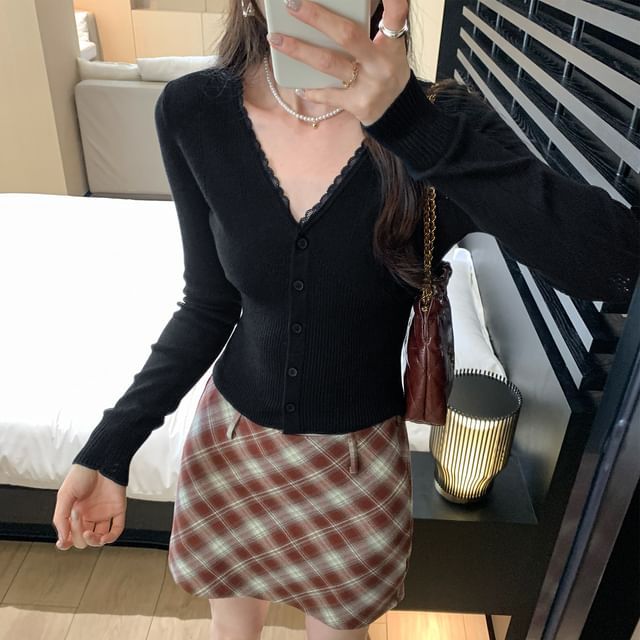 Buttoned V Neck Long Sleeve Solid Knit Blouse