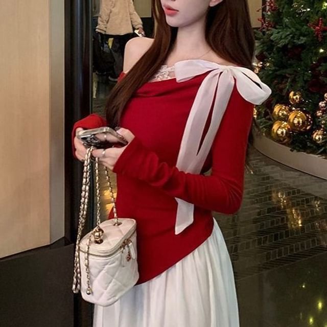 Lace Panel Off-Shoulder Faux Layer Extended Sleeve Tee