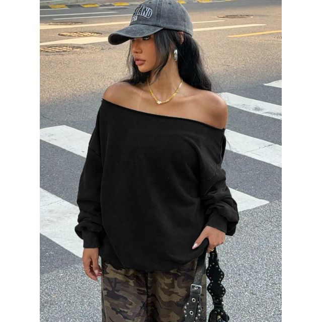 Off-Shoulder Plain Loose Fit Extended Sleeve Sweatshirt
