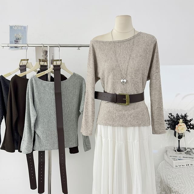 Boat-Neck Loose-Fit Knit Top with Long Sleeves