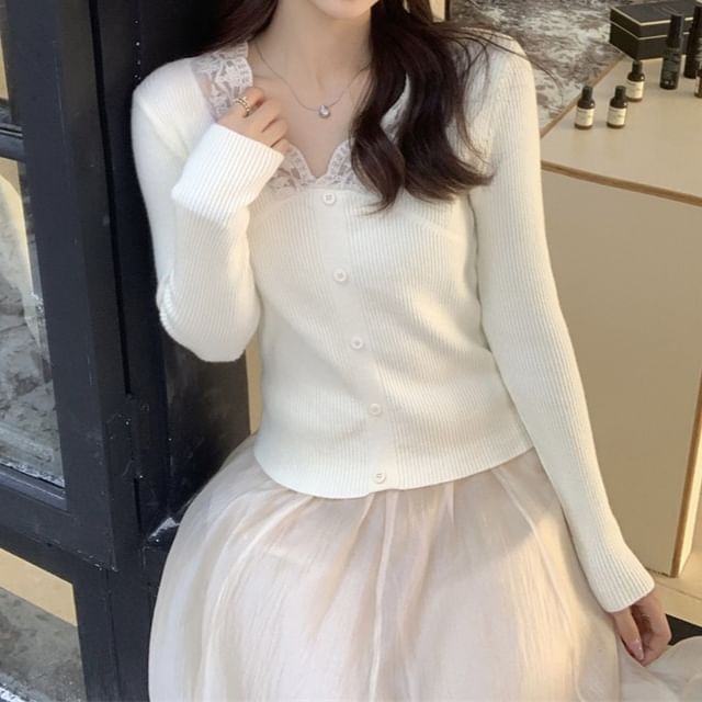 Lace-Trimmed V-Neck Knit Pullover with Long Sleeves