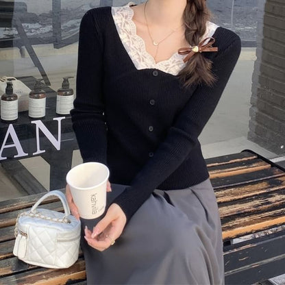 Lace-Trimmed V-Neck Knit Pullover with Long Sleeves