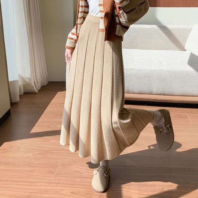Pleated Midi A-Line Knit Skirt with High Waist