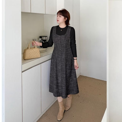 Plus Size Set: Long-Sleeve Crew Neck Plain Tee + Scoop Neck Button-Up Midi A-Line Dungaree Dress