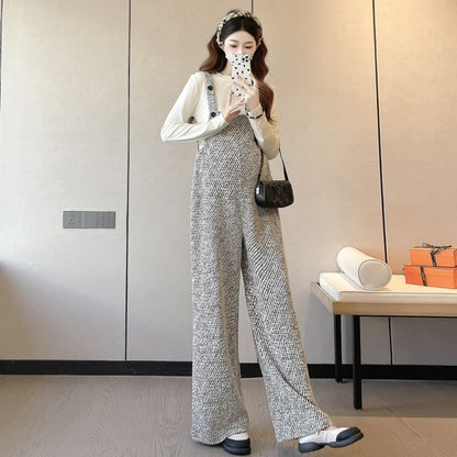 Maternity Set: Solid Crew-Neck Tee with Striped Wide-Leg Pants