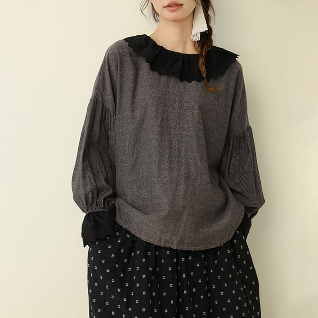 Gingham Blouse with Contrasting Collar and Extended Sleeves