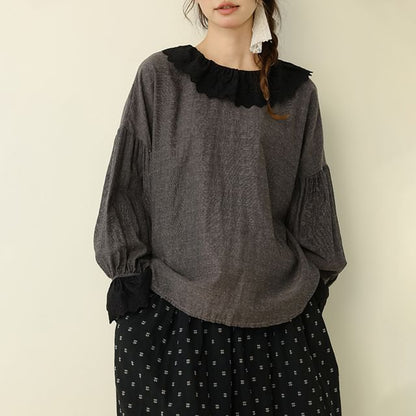 Gingham Blouse with Contrasting Collar and Extended Sleeves