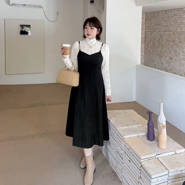 Plus Size Set: Long-Sleeve Turtleneck Lace Top + Spaghetti Strap V-Neck Plain Midi A-Line Dress