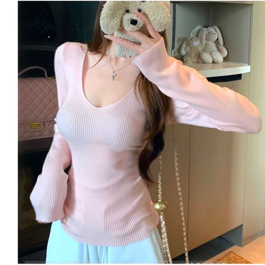 Ribbed Knit V-Neck Top with Long Sleeves