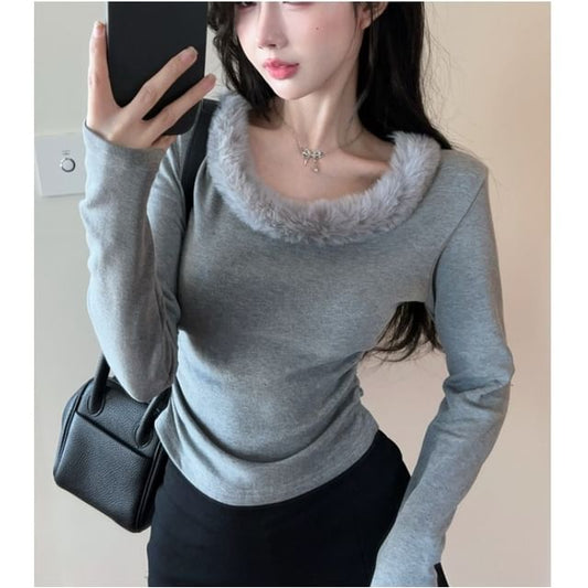 Round Neck Fluffy Trim T-Shirt with Long Sleeves
