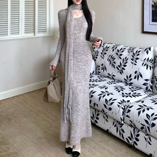 Long-Sleeve Scoop Neck Melange Maxi Sheath Knit Dress