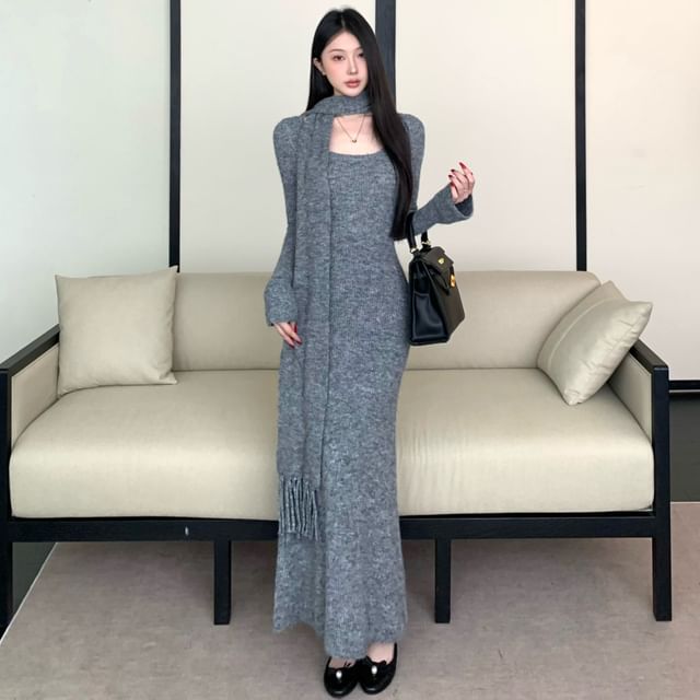 Long-Sleeve Scoop Neck Melange Maxi Sheath Knit Dress