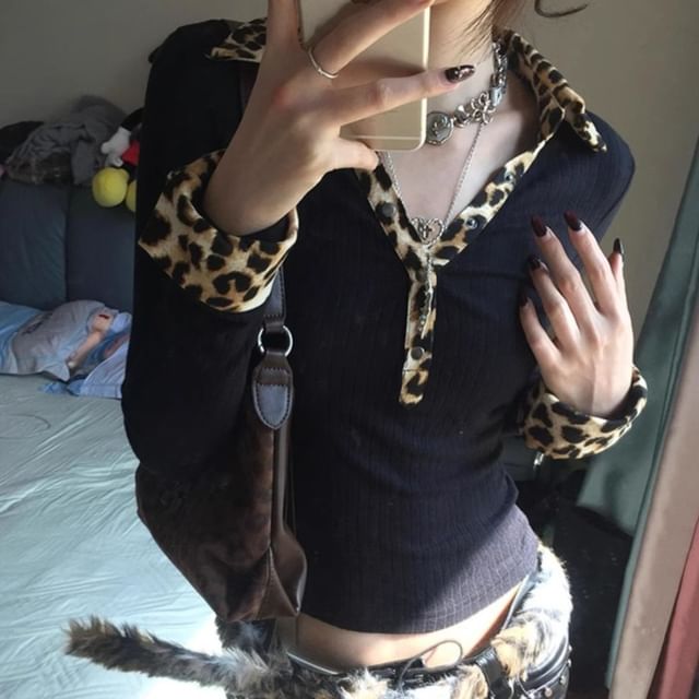 Leopard-Print Panel Collared Fitted Cropped Long-Sleeve Tee