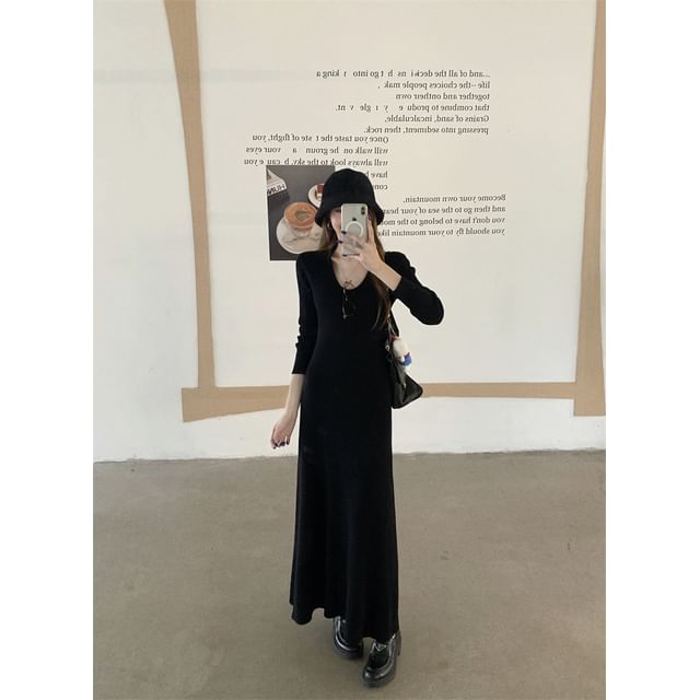 Long-Sleeve V-Neck Maxi A-Line Knit Dress