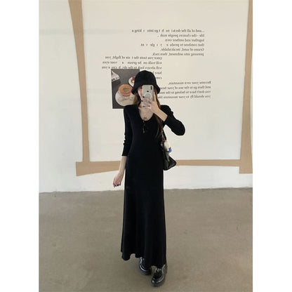 Long-Sleeve V-Neck Maxi A-Line Knit Dress