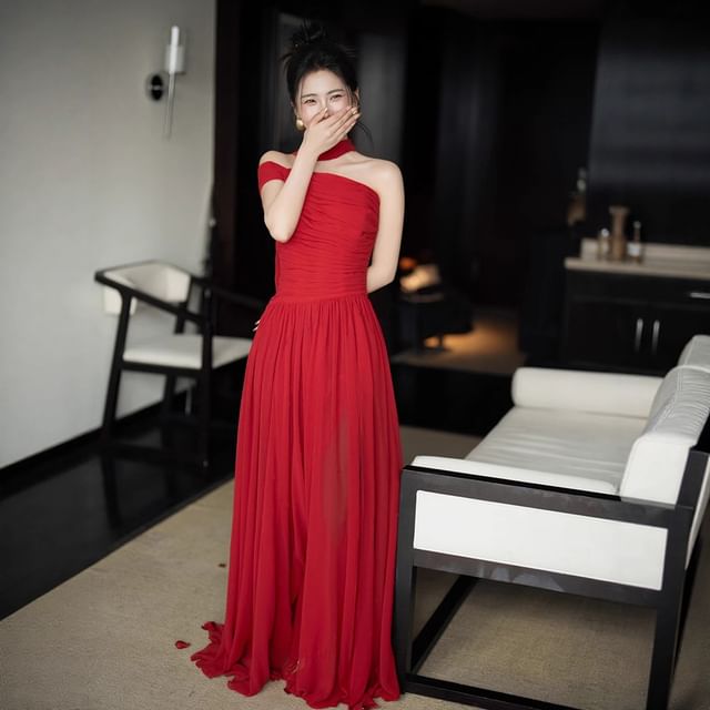 Halter Plain Ruched A-Line Evening Gown