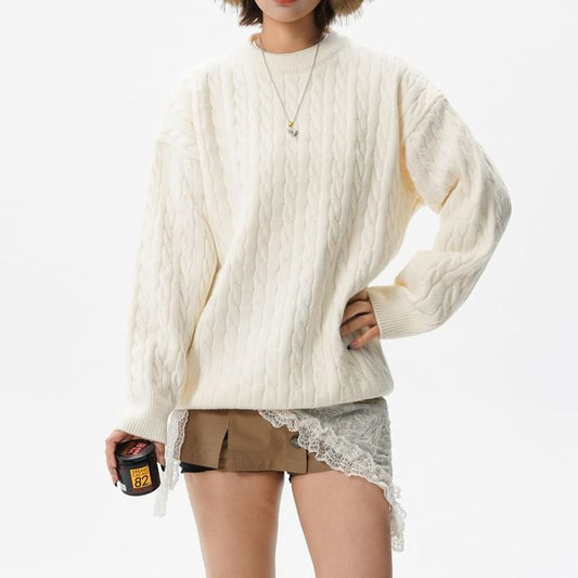 Crew Neck Cable Knit Sweater with Solid Pattern