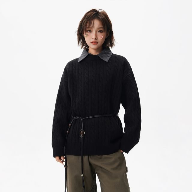 Crew Neck Cable Knit Sweater with Solid Pattern