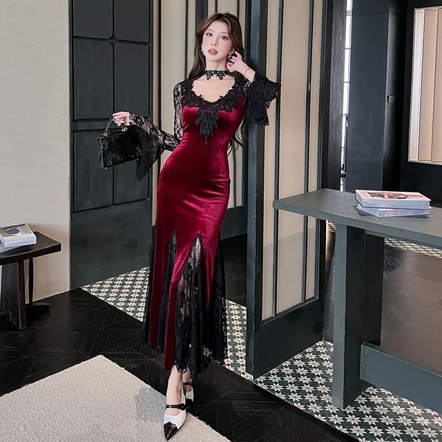 Long-Sleeve Scoop Neck Plain Lace Panel Velvet Maxi A-Line Dress