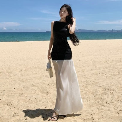 Sleeveless Boatneck Two Tone Maxi Sheath Dress