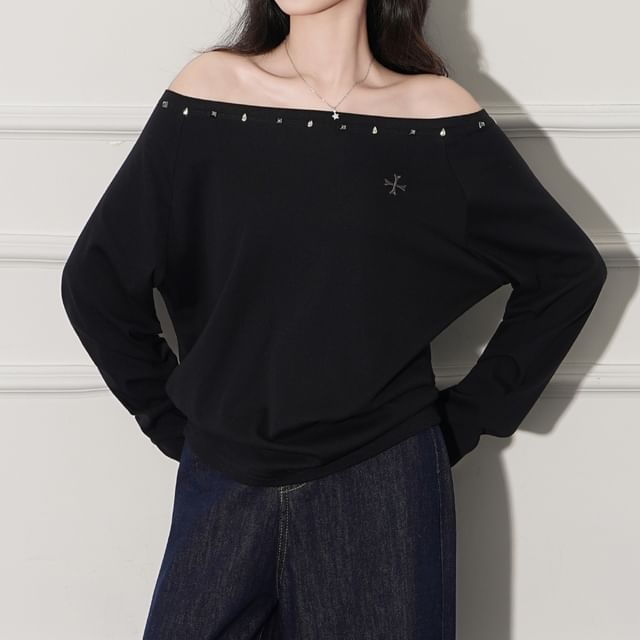 Studded One-Shoulder Tee with Full Sleeves