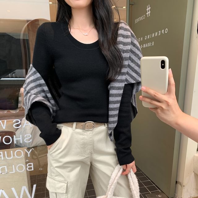 Round Neck Long-Sleeve Knit Top