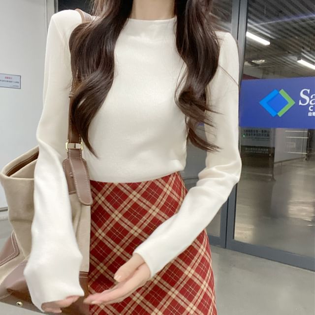 Mock Neck Pullover Knit Top in Solid Color