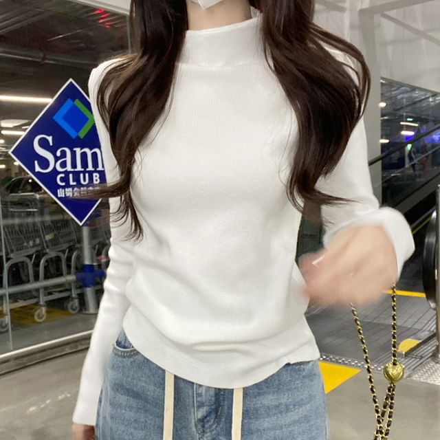 Mock Neck Pullover Knit Top in Solid Color
