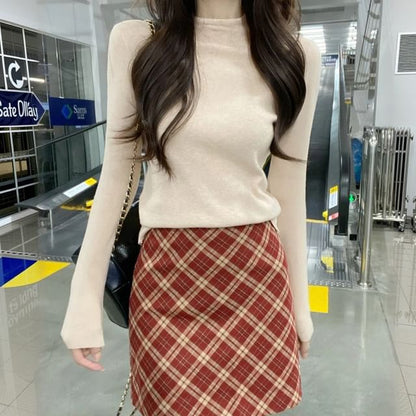 Mock Neck Pullover Knit Top in Solid Color