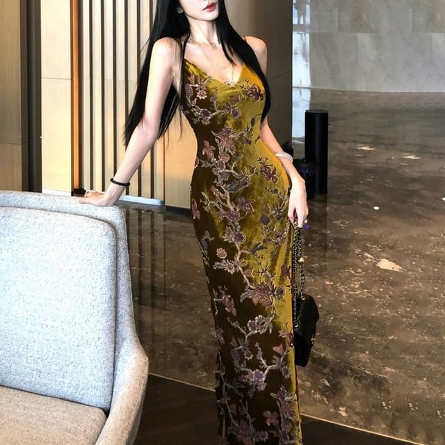 Spaghetti Strap Velvet Embroidered Sheath Evening Gown