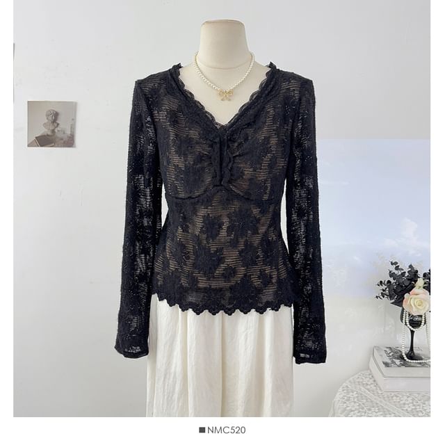 Slim-Fit Lace V-Neck Long Sleeve Tee