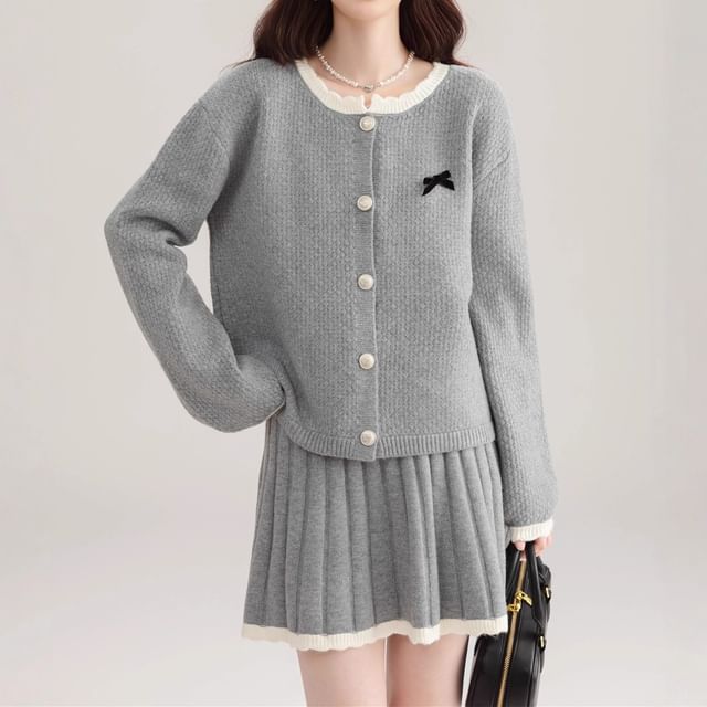 Set: Round Neck Contrast Trim Cardigan + High Waist Mini Pleated Skirt