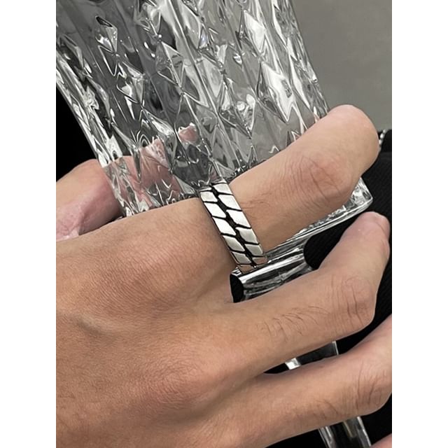 Metal Striped Open Ring