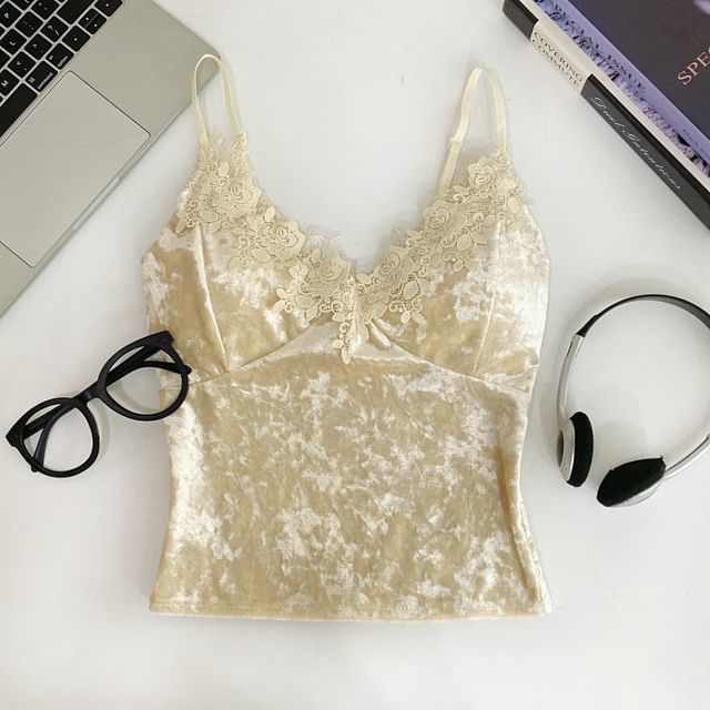 Lace Trim V-Neck Crop Camisole