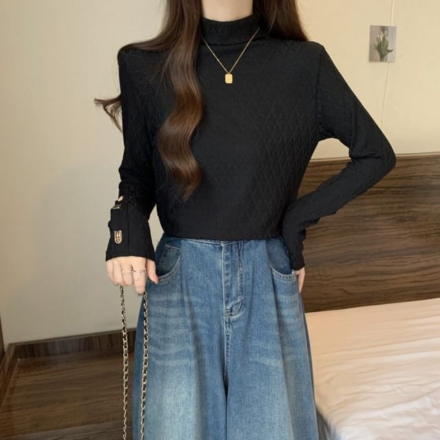 Textured Mock Neck Long Sleeve Pullover in Solid Tone