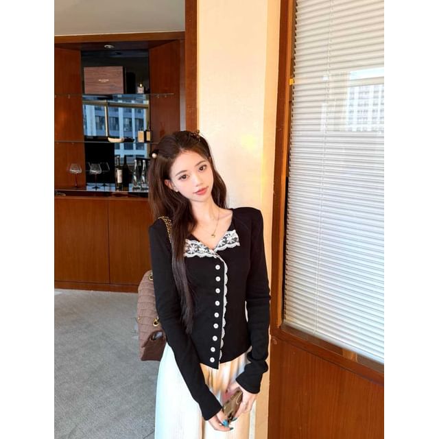 Open Placket Button Lace Long Sleeve Top