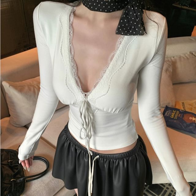 Lace Trim V-Neck Long-Sleeve Plain Top
