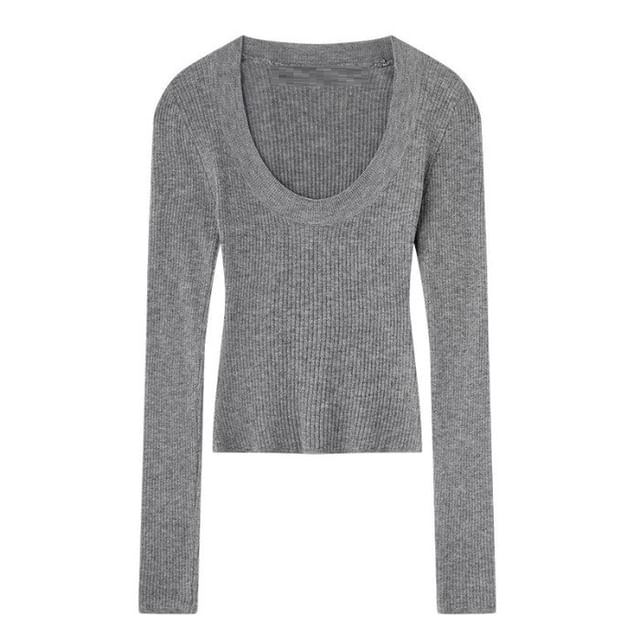 Classic Scoop-Neck Long-Sleeve Knit Top
