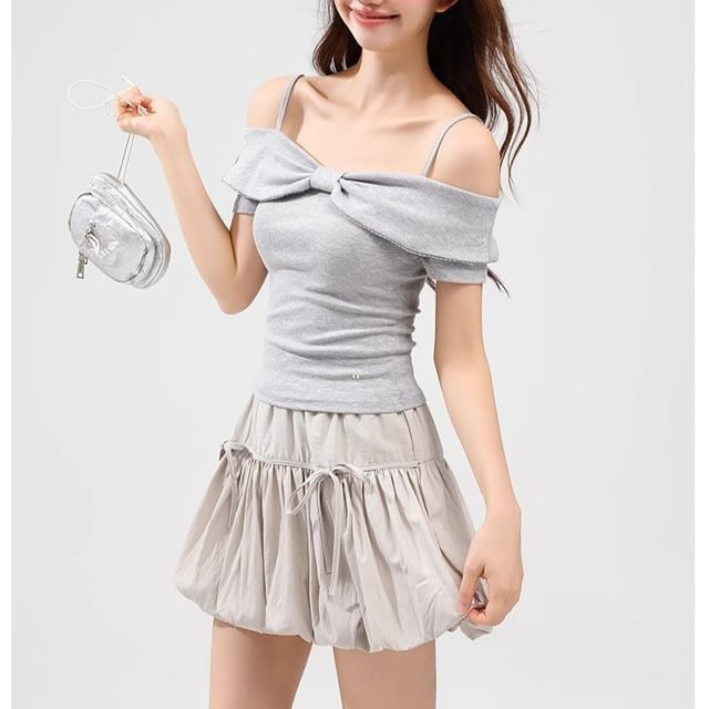 Cold Shoulder Crop Tee with Short Sleeves