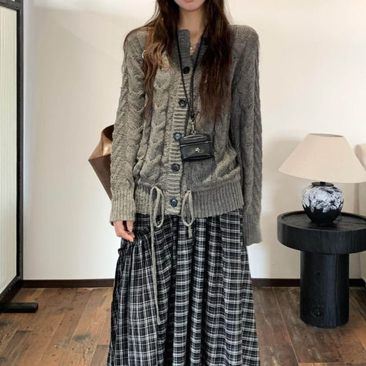 Button-Up Cable Knit Cardigan / High Waist Plaid Ruffled Midi A-Line Skirt