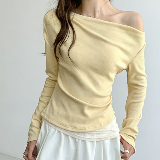 Mock Two-Piece Off-Shoulder Lace Panel Slim Fit T-Shirt