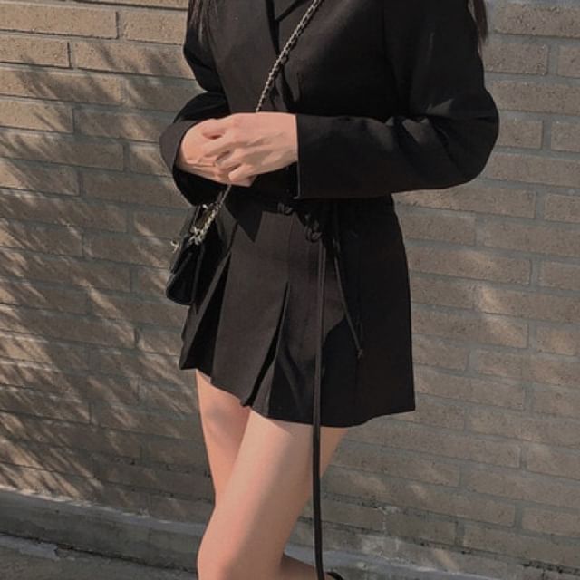 Black Crop Blazer with Notched Lapel and High-Waist Pleated Mini Skirt - Altfashion Shop