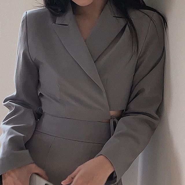 Black Crop Blazer with Notched Lapel and High-Waist Pleated Mini Skirt - Altfashion Shop