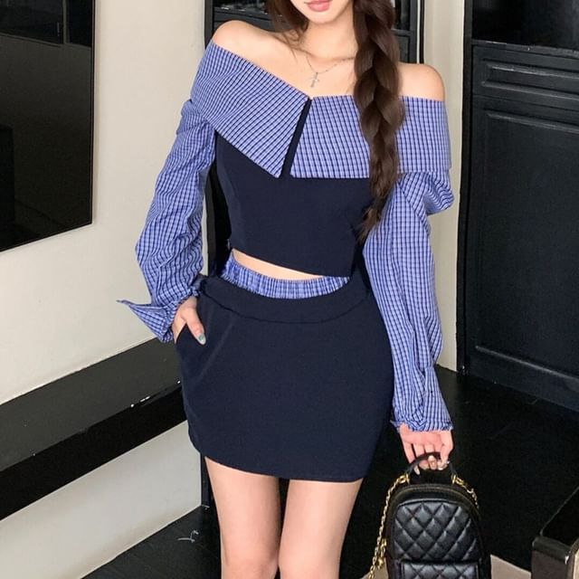 Black Crop Top with Off-Shoulder Plaid Panels - Altfashion Shop