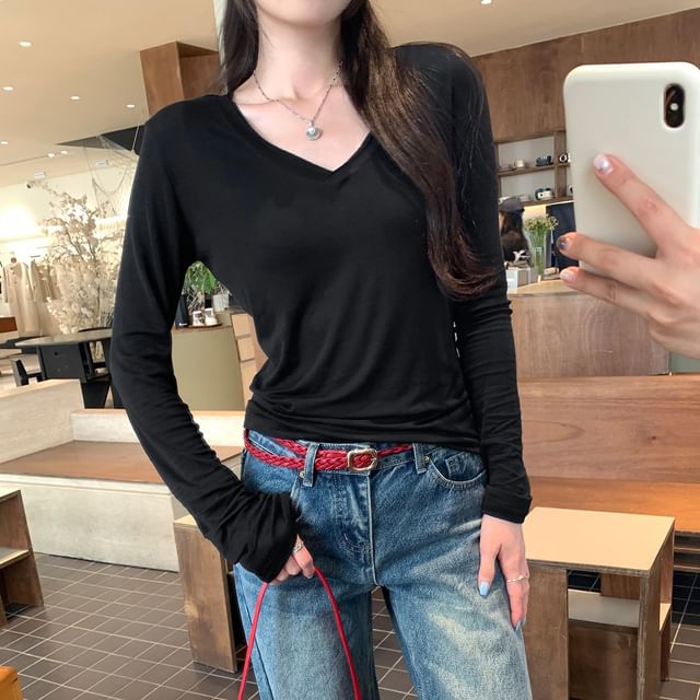 V-Neck Long-Sleeve Tee - Solid Basic