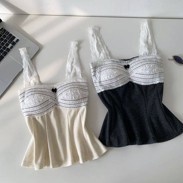Lace Panel Sleeveless Flowy Crop Top